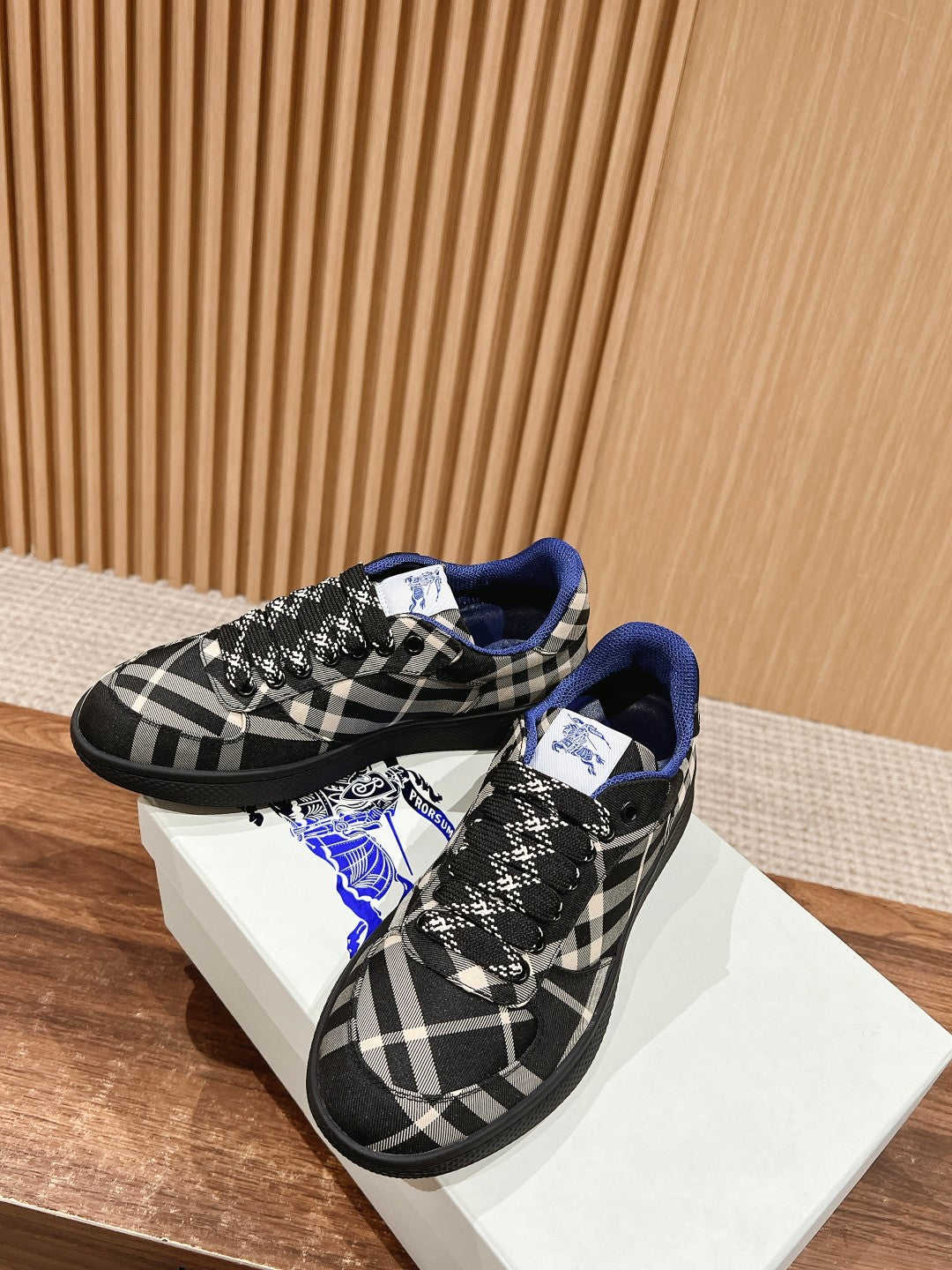 Burberry New Check-Print “Knight” Unisex Casual Sneakers, Black