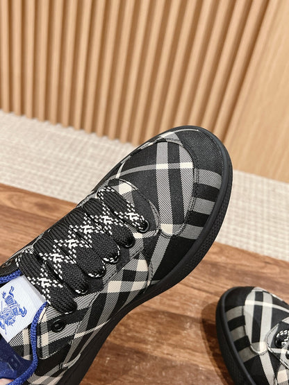 Burberry New Check-Print “Knight” Unisex Casual Sneakers, Black