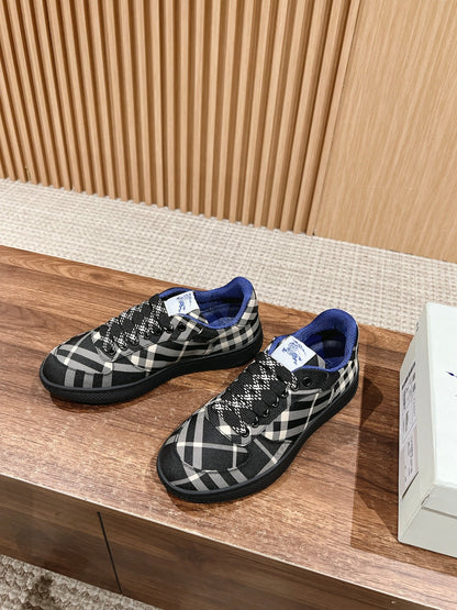 Burberry New Check-Print “Knight” Unisex Casual Sneakers, Black