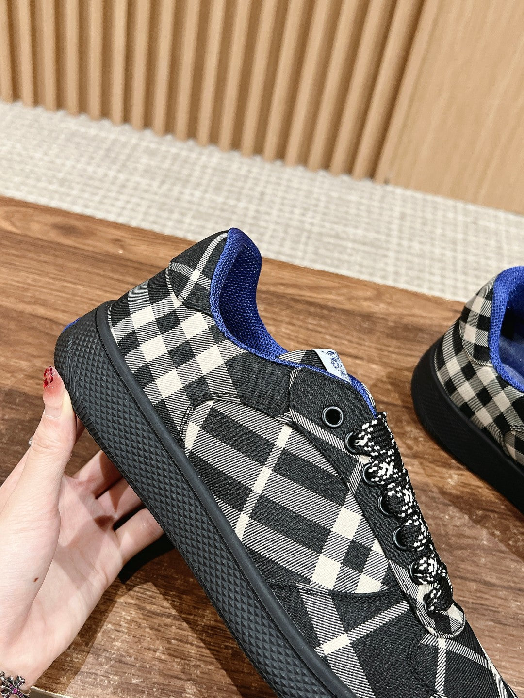 Burberry New Check-Print “Knight” Unisex Casual Sneakers, Black