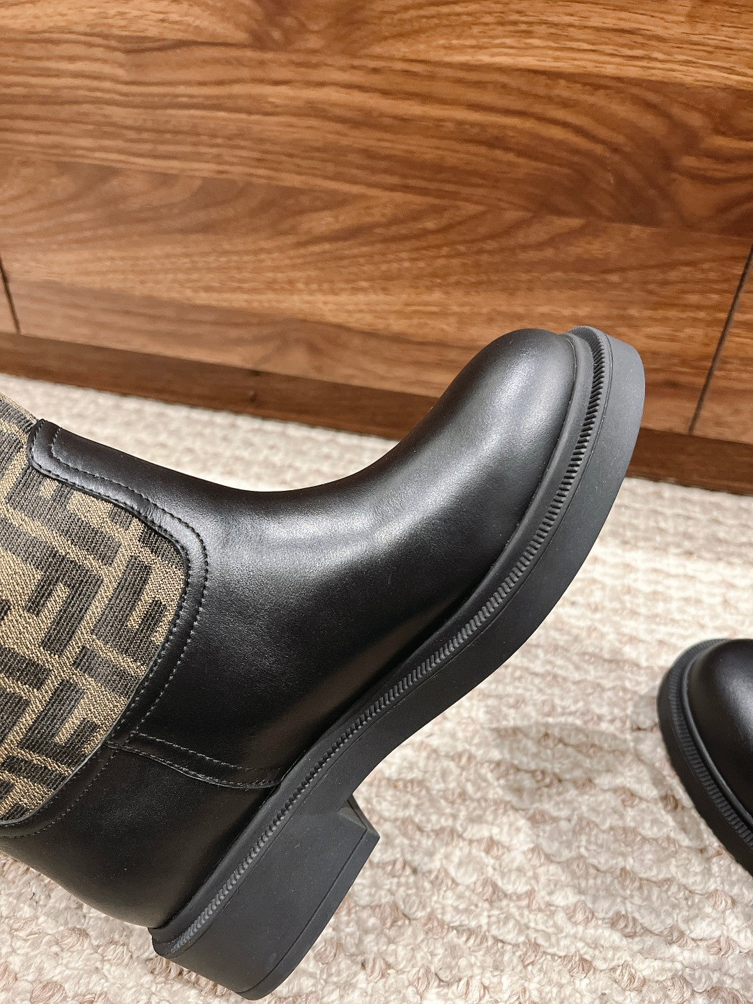 Fendi Fall/Winter Knee-High Boots“FF” Zucca Boots, Brown