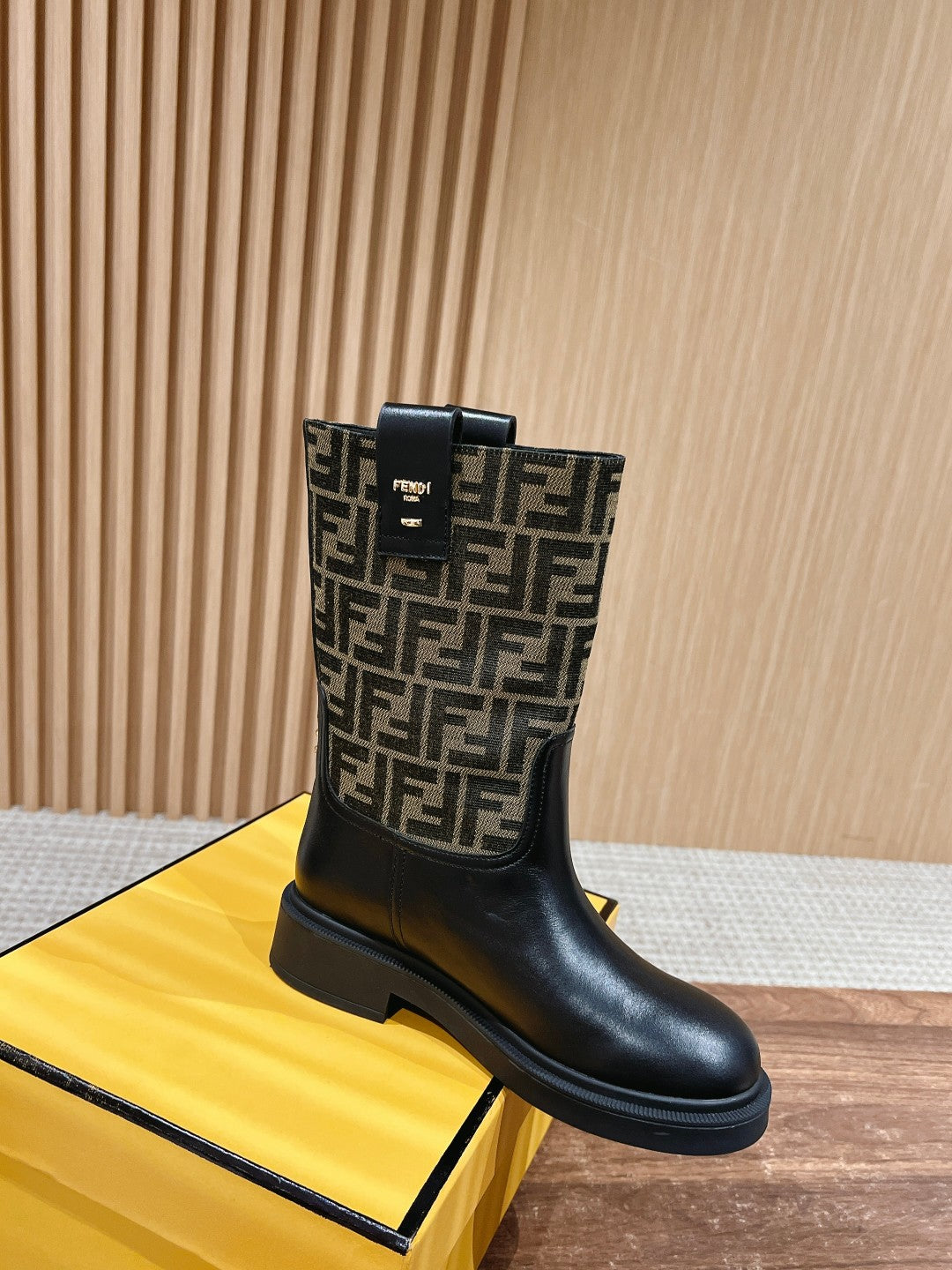 Fendi Fall/Winter New Low-Cut Boots, Green
