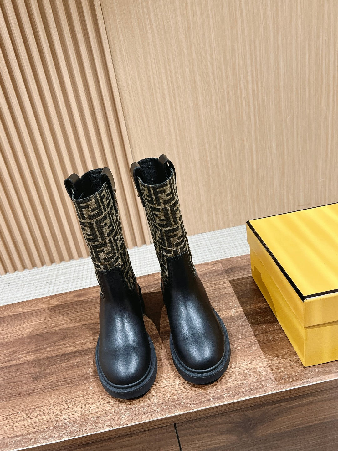 Fendi Fall/Winter New Low-Cut Boots, Green