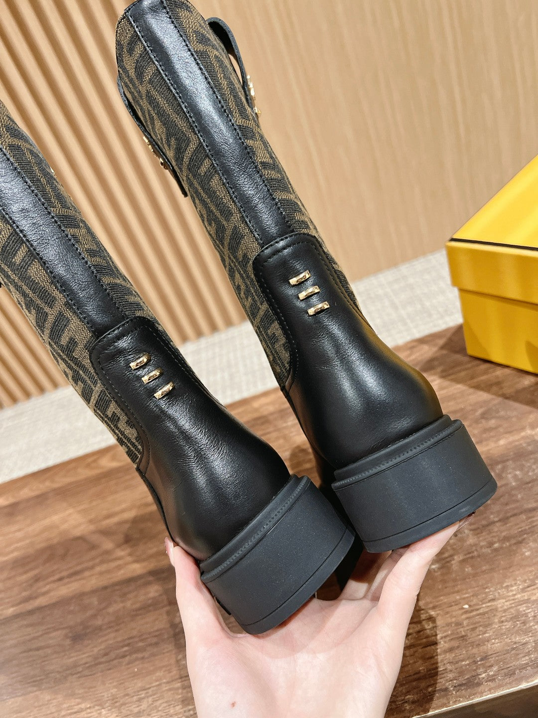 Fendi Fall/Winter New Low-Cut Boots, Green