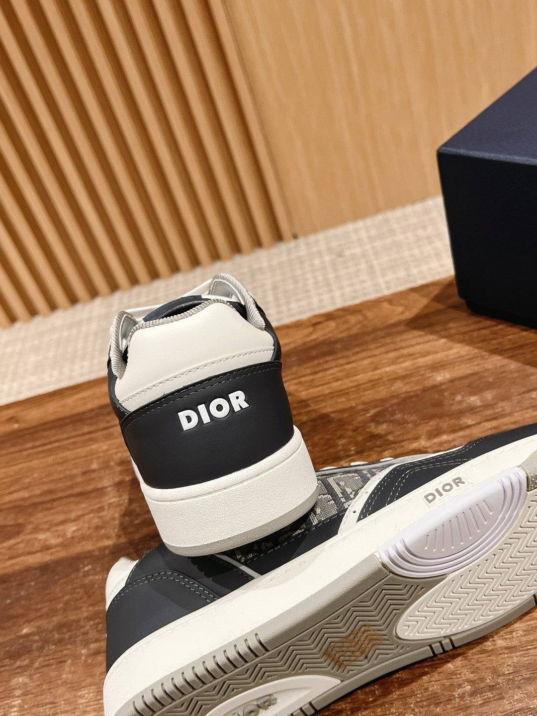 Dior B27# Jacquard Embroidery Craft Series, Low-Top Sneakers Series 06