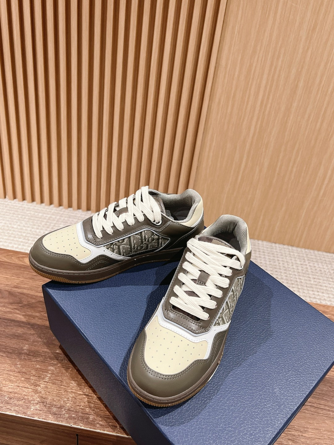 Dior B27# Jacquard Embroidery Craft Series, Low-Top Sneakers Series 02