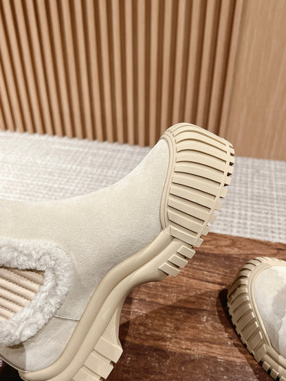 LV Ruby Shearling-Lined Ankle Boot, Sand