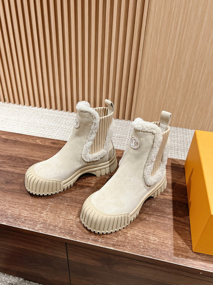 LV Ruby Shearling-Lined Ankle Boot, Sand