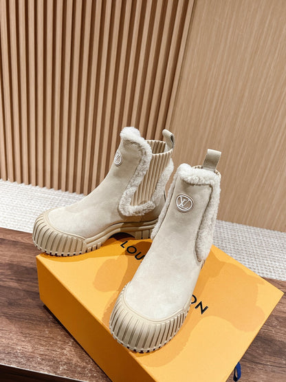 LV Ruby Shearling-Lined Ankle Boot, Sand
