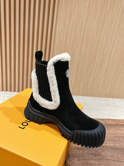 LV Ruby Shearling-Lined Ankle Boot, Suede Black