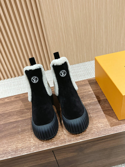 LV Ruby Shearling-Lined Ankle Boot, Suede Black