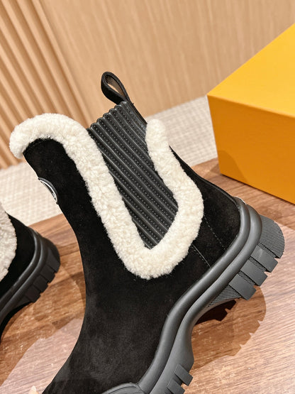 LV Ruby Shearling-Lined Ankle Boot, Suede Black