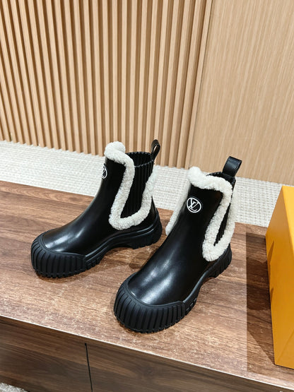 LV Ruby Shearling-Lined Ankle Boot, Black