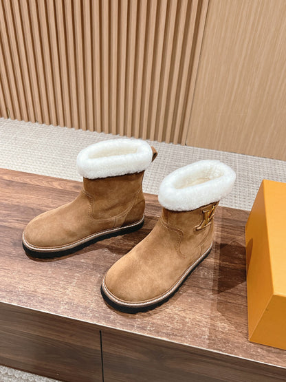 Louis Vuitton Shearling-Lined Snow Boots, Brown