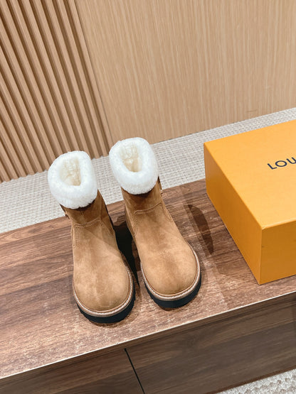 Louis Vuitton Shearling-Lined Snow Boots, Brown