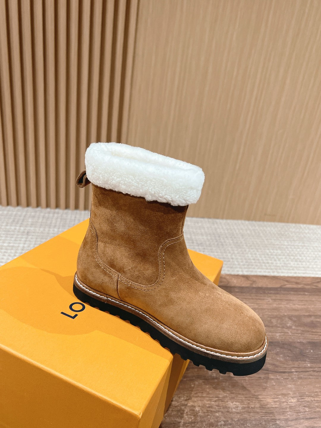 Louis Vuitton Shearling-Lined Snow Boots, Brown