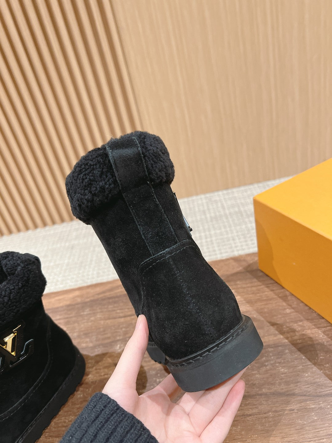 Louis Vuitton Shearling-Lined Snow Boots, Black