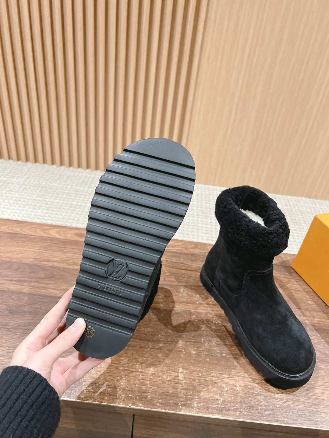 Louis Vuitton Shearling-Lined Snow Boots, Black