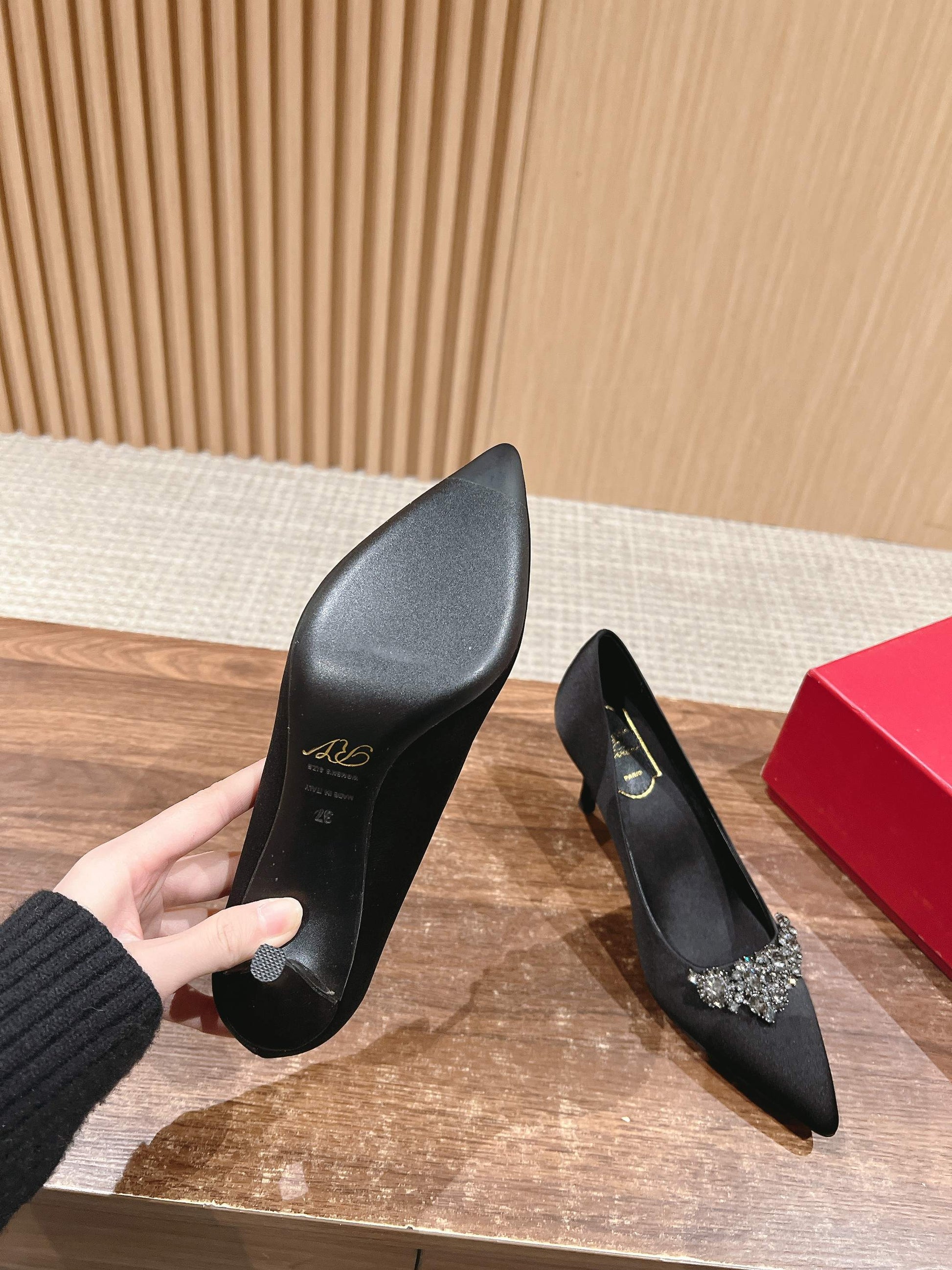 RV Classic Crystal ‘Snowflake’ Buckle Stilettos Series 03