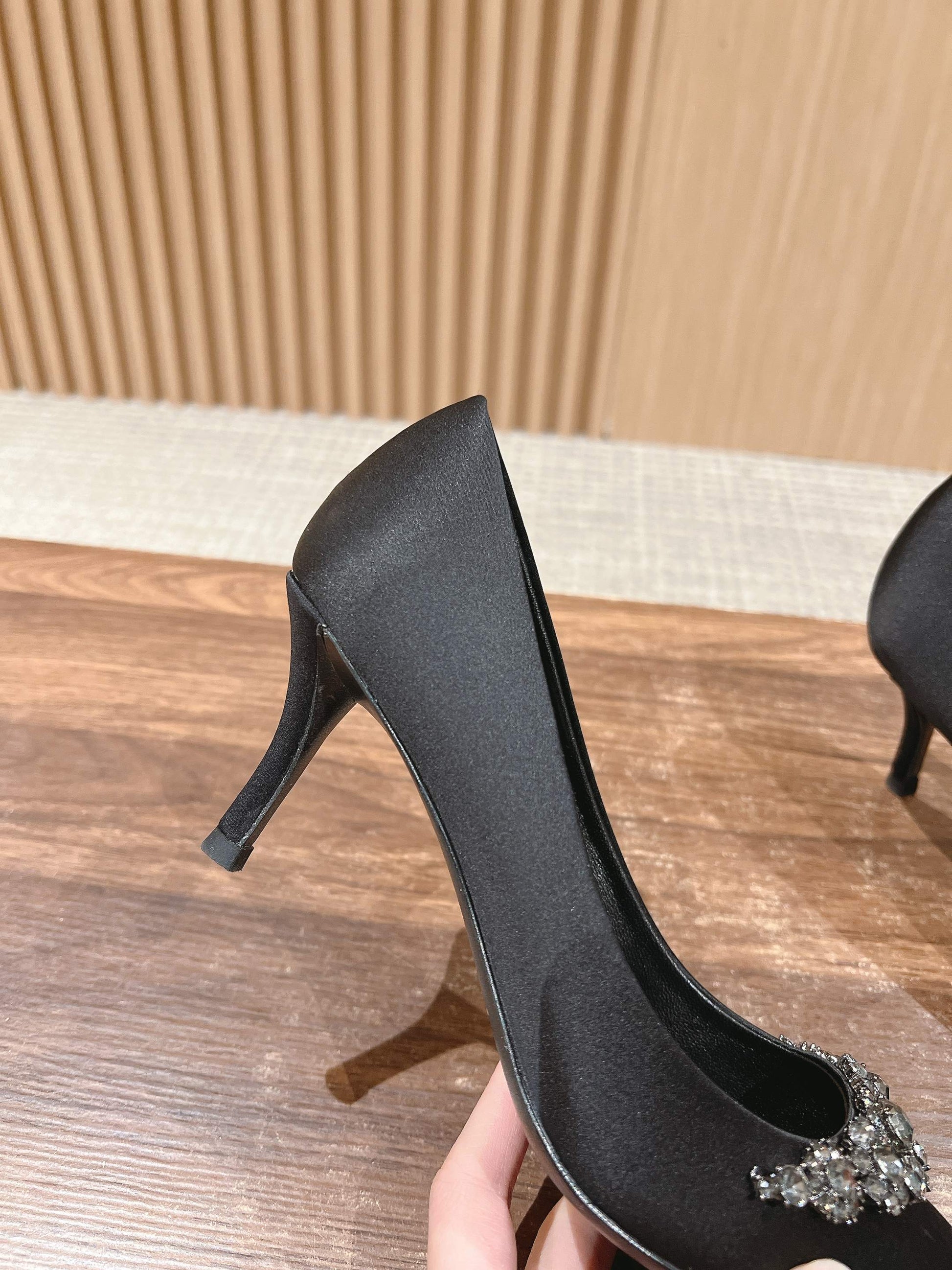 RV Classic Crystal ‘Snowflake’ Buckle Stilettos Series 03