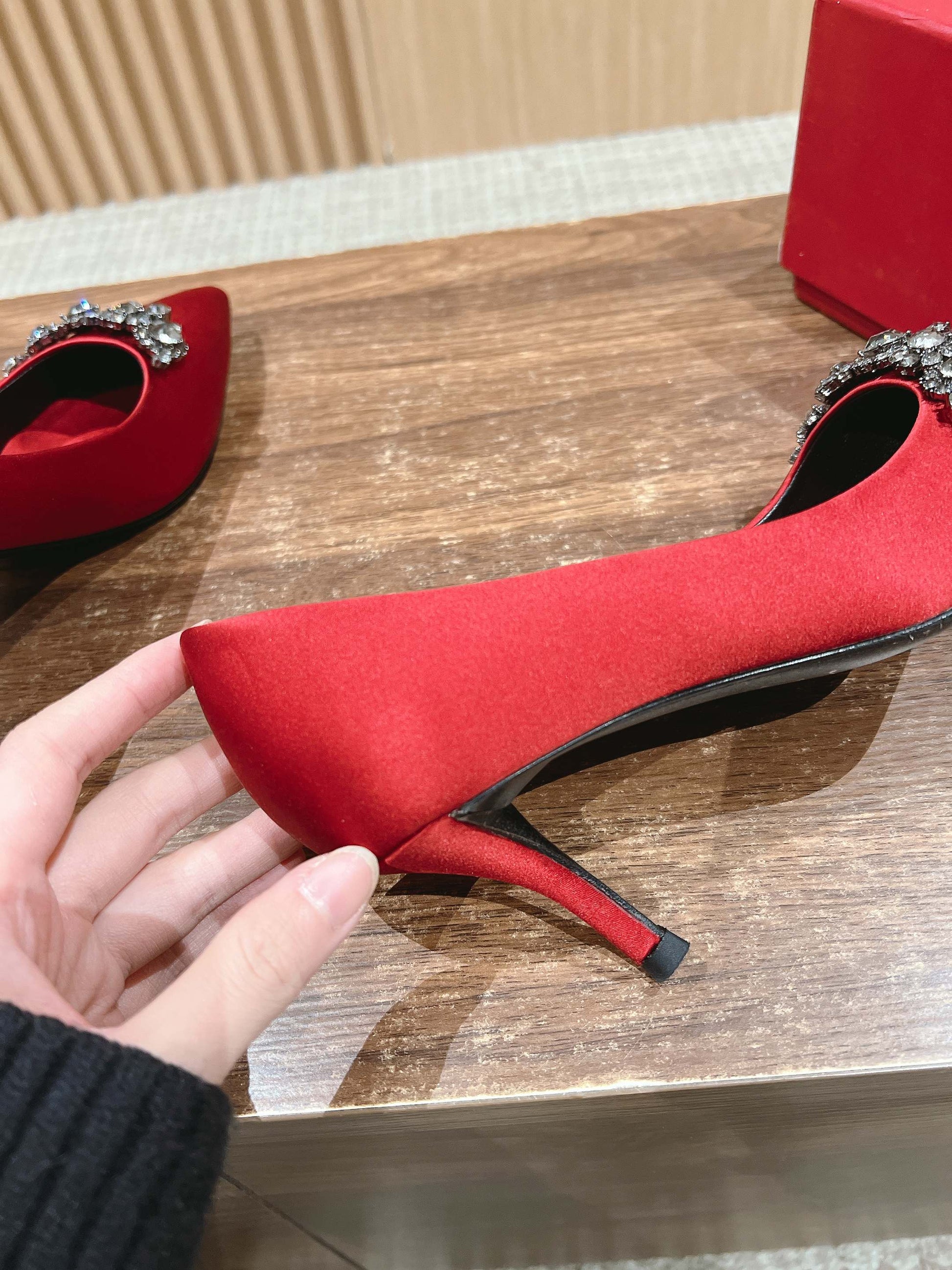 RV Classic Crystal ‘Snowflake’ Buckle Stilettos Series 01