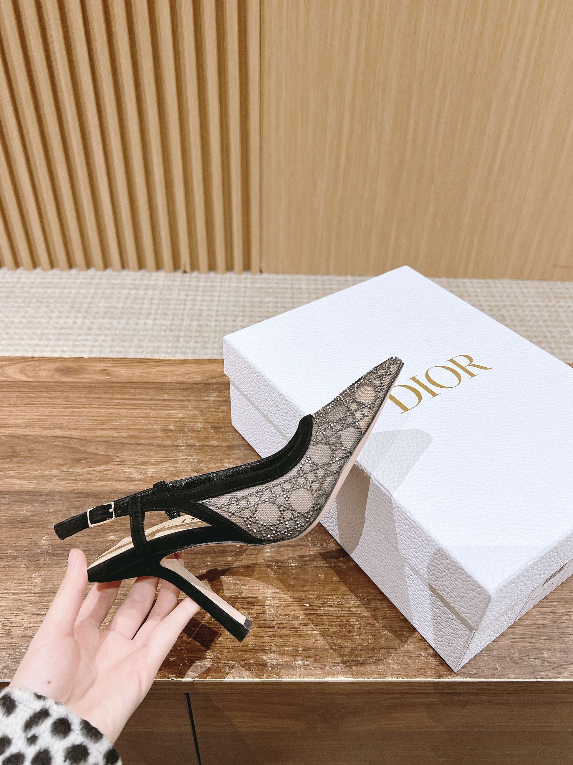 Dior 2025“Starry Galaxy” New Pumps Laceless, Black