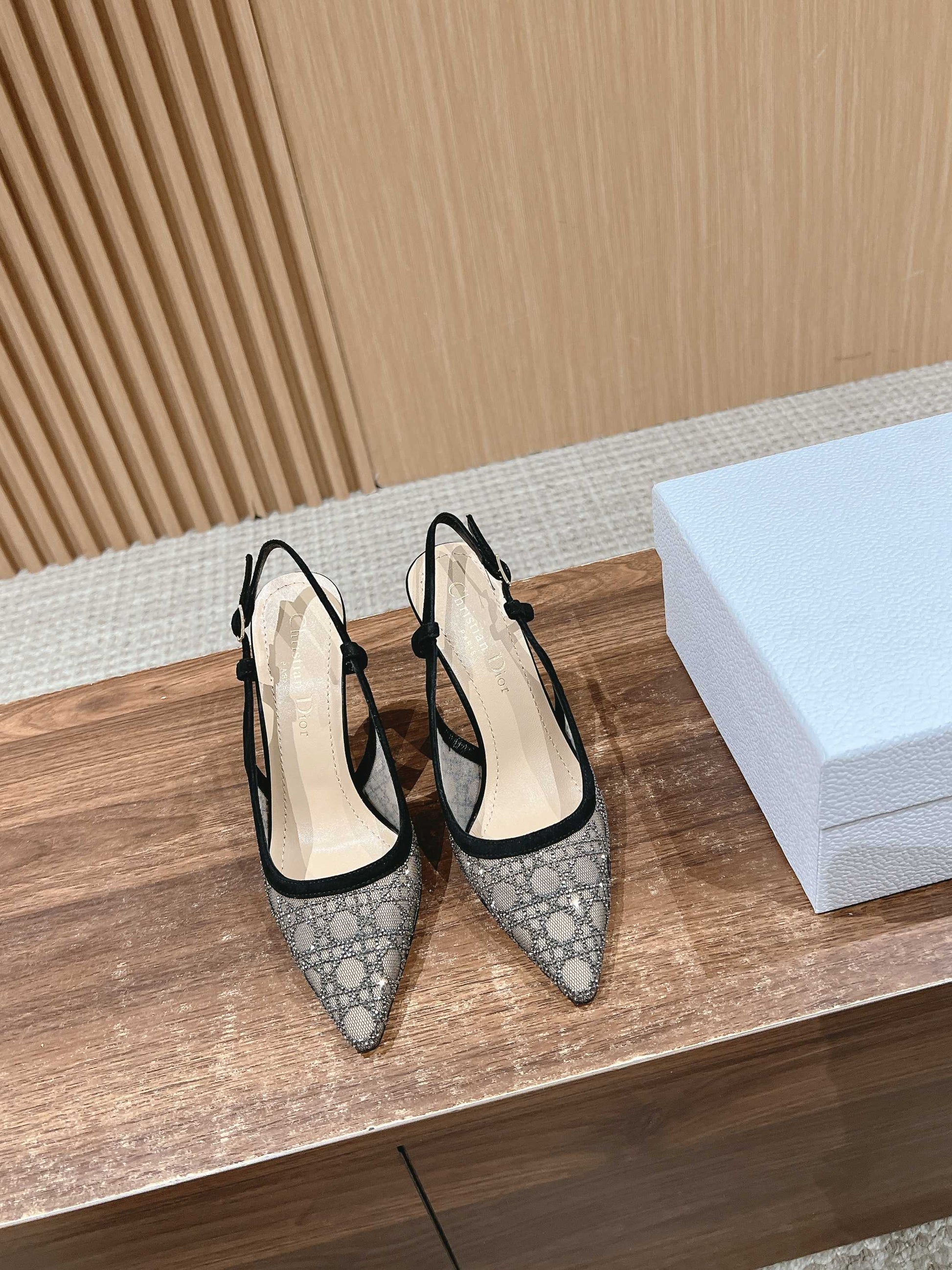 Dior 2025“Starry Galaxy” New Pumps Laceless, Black