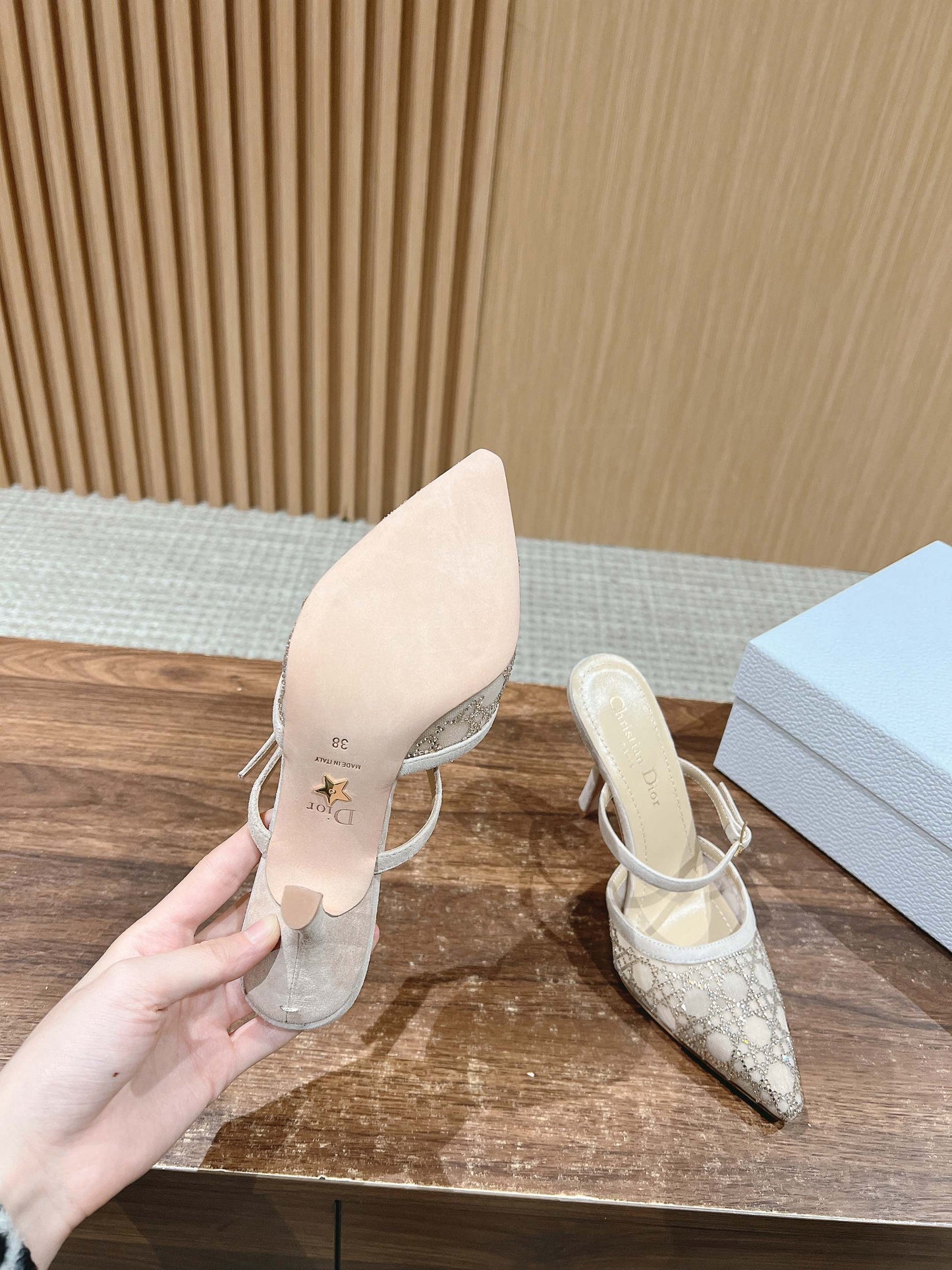 Dior 2025“Starry Galaxy” New Pumps, Beige