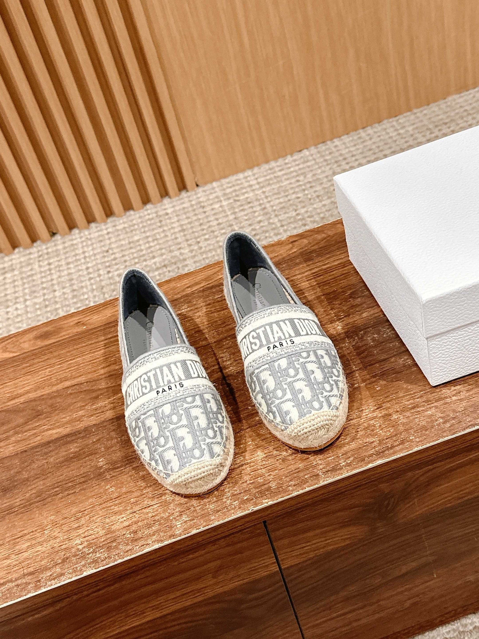 Dior Classic Granville Mule Fisherman Sandals 01