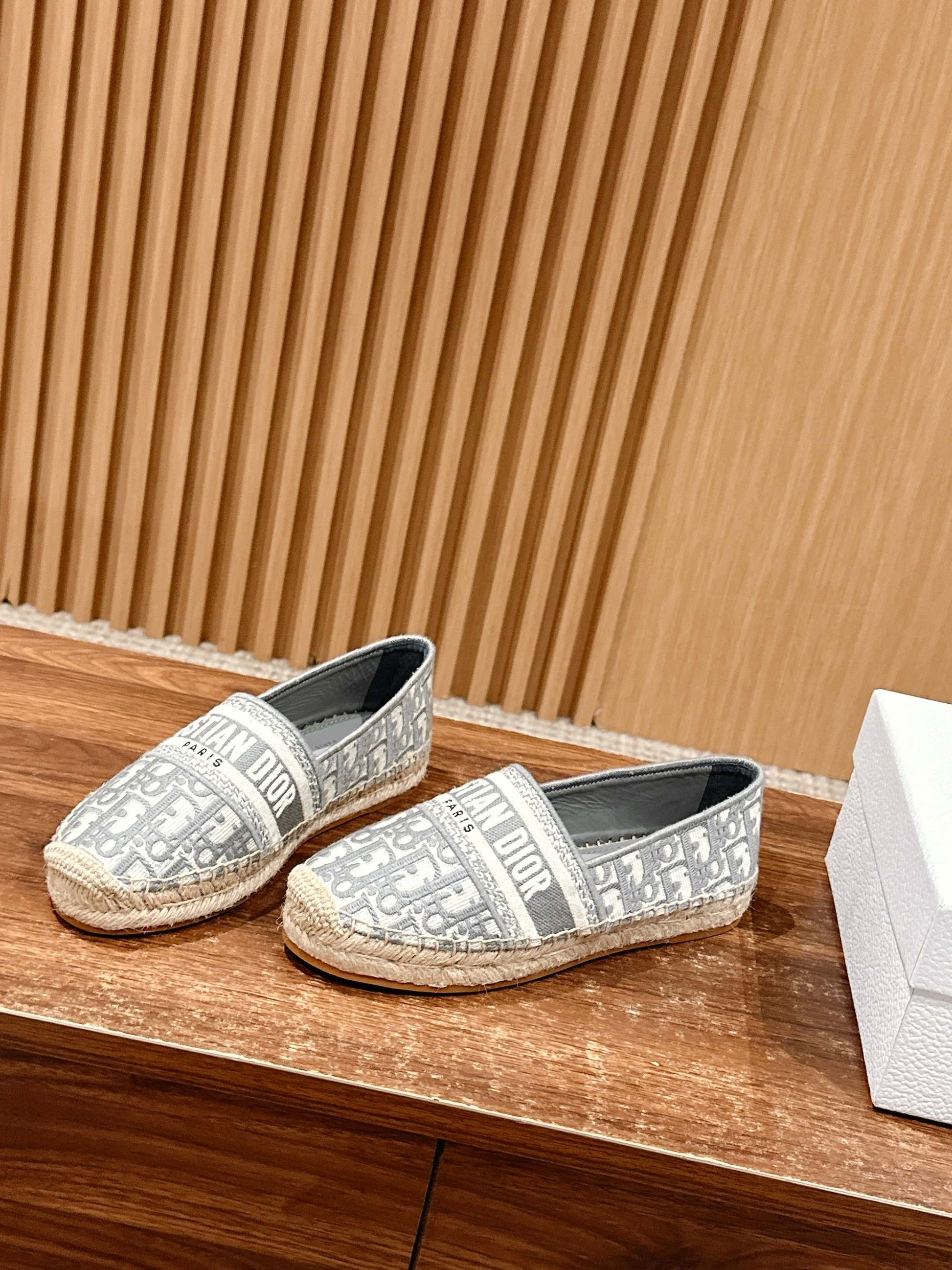 Dior Classic Granville Mule Fisherman Sandals 01