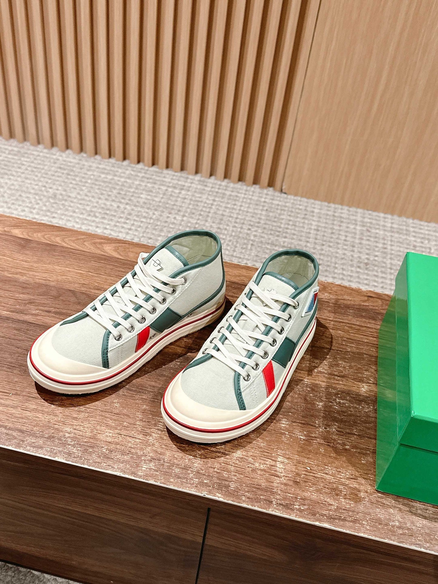 Bottega Veneta Retro Eliot Sneakers, Green