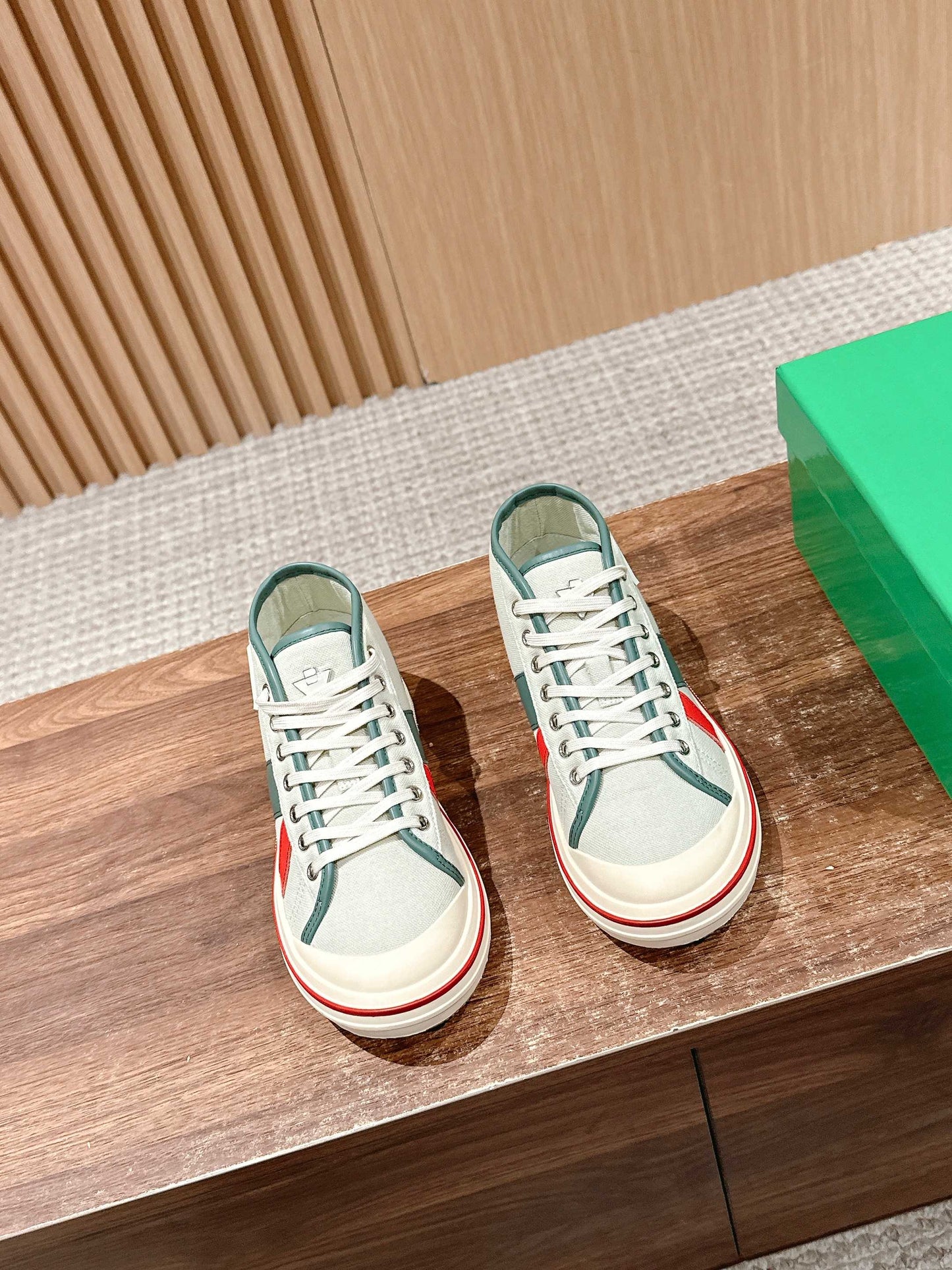 Bottega Veneta Retro Eliot Sneakers, Green