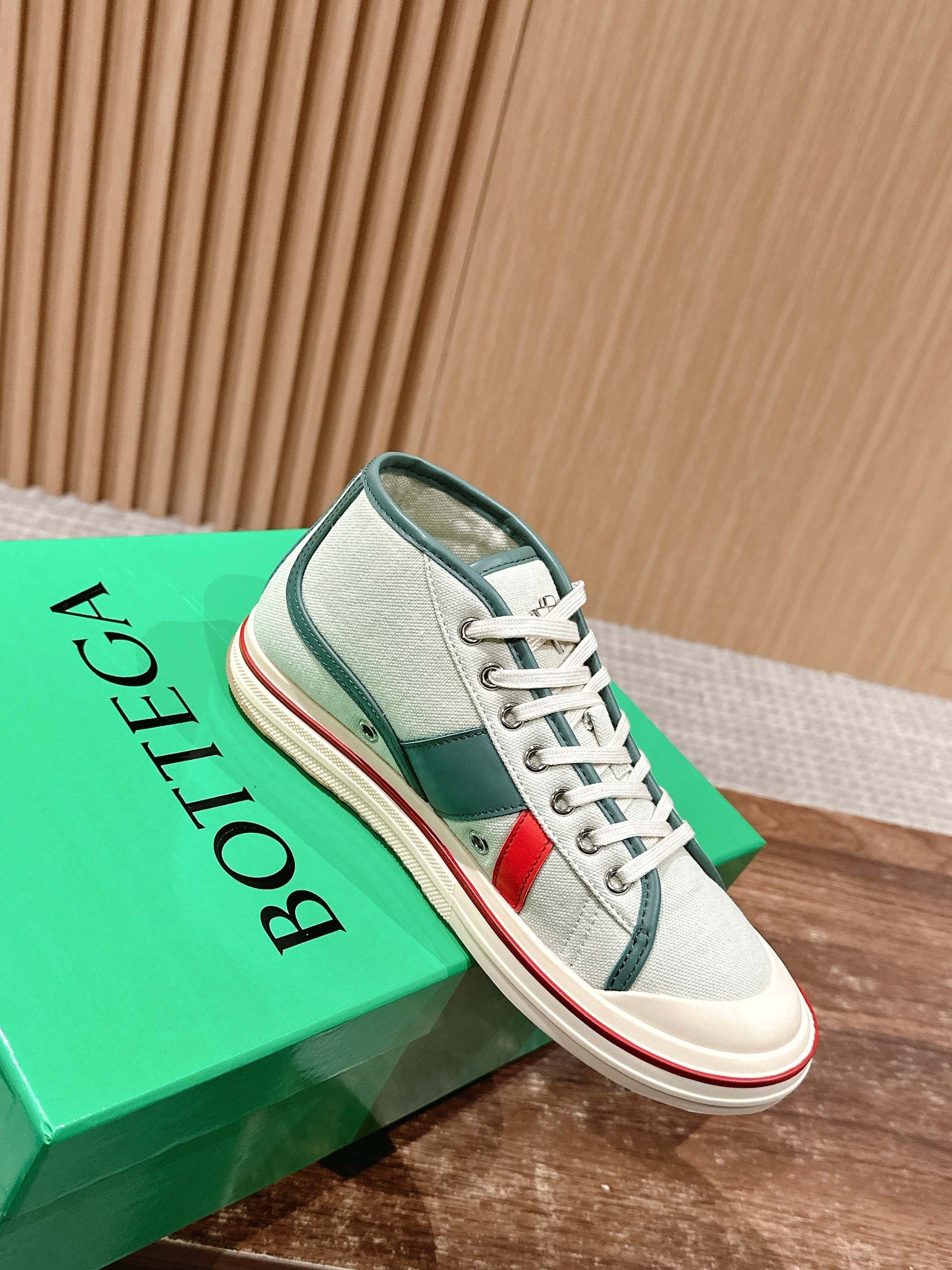 Bottega Veneta Retro Eliot Sneakers, Green