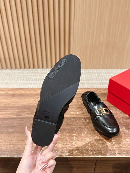 Ferragamo Horsebit Ballet Flats (egg-roll shoes), Black