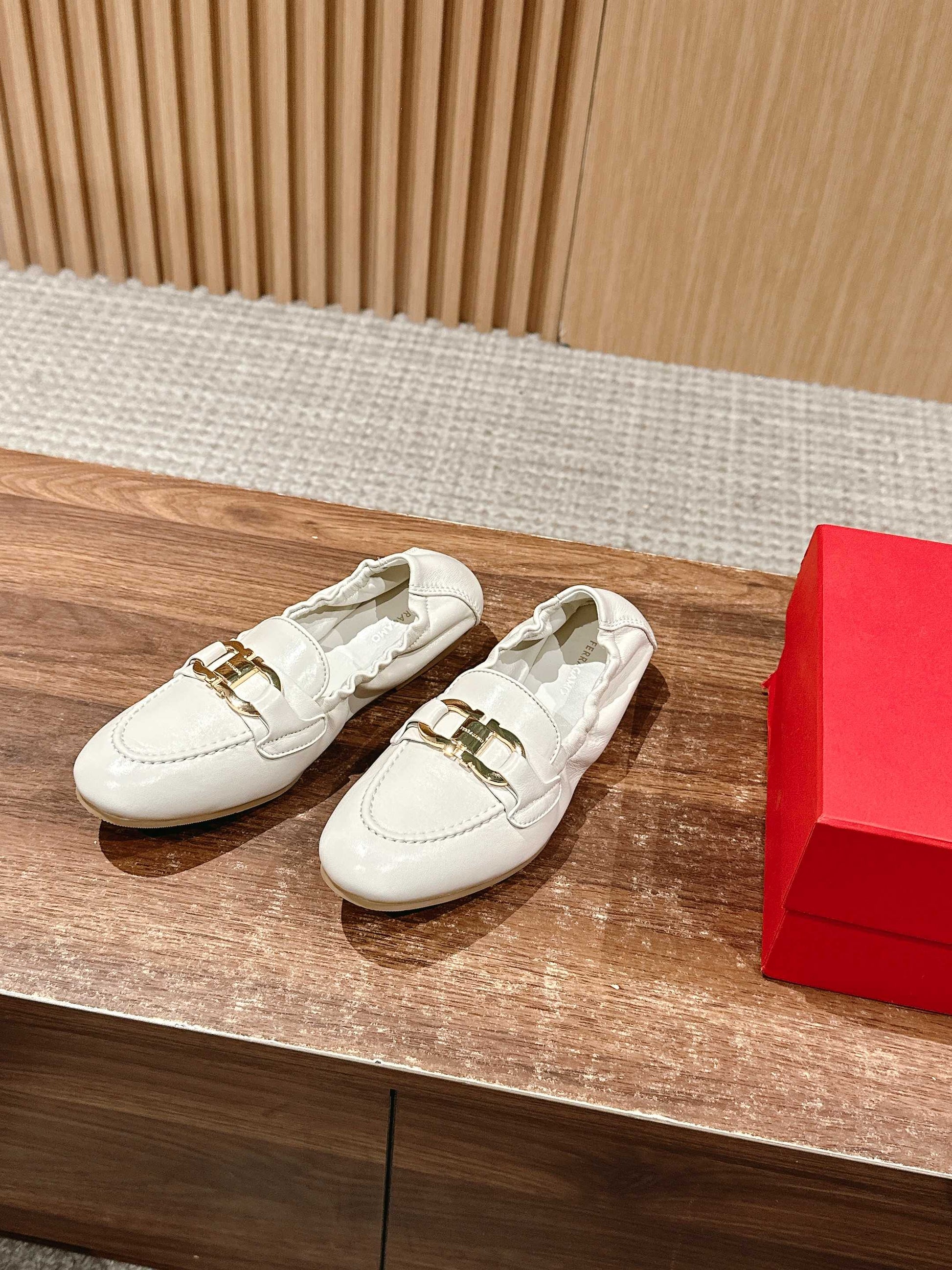 Ferragamo Horsebit Ballet Flats (egg-roll shoes), White