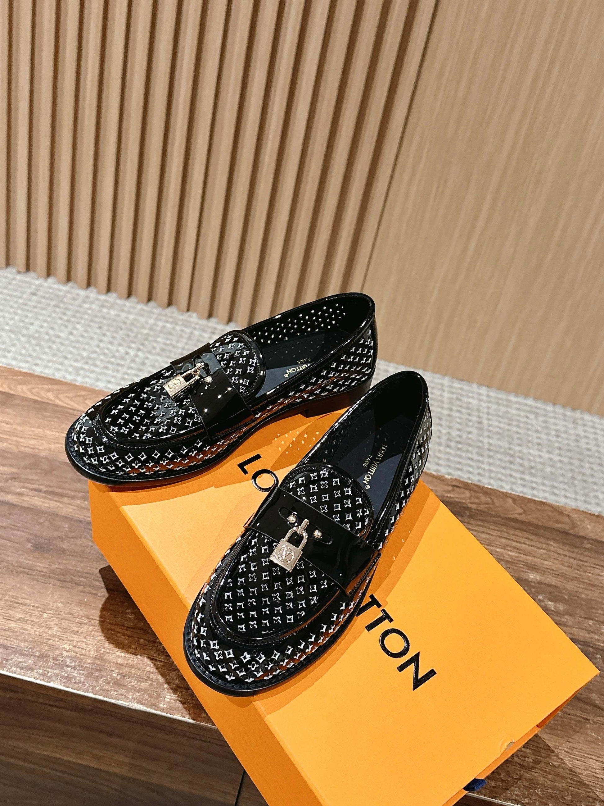 Louis Vuitton New Lock-Strap Ballet Flats – Laser-Cut Perforated Loafers, Black