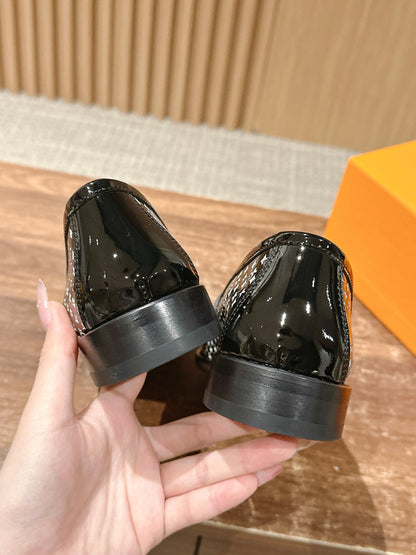 Louis Vuitton New Lock-Strap Ballet Flats – Laser-Cut Perforated Loafers, Black