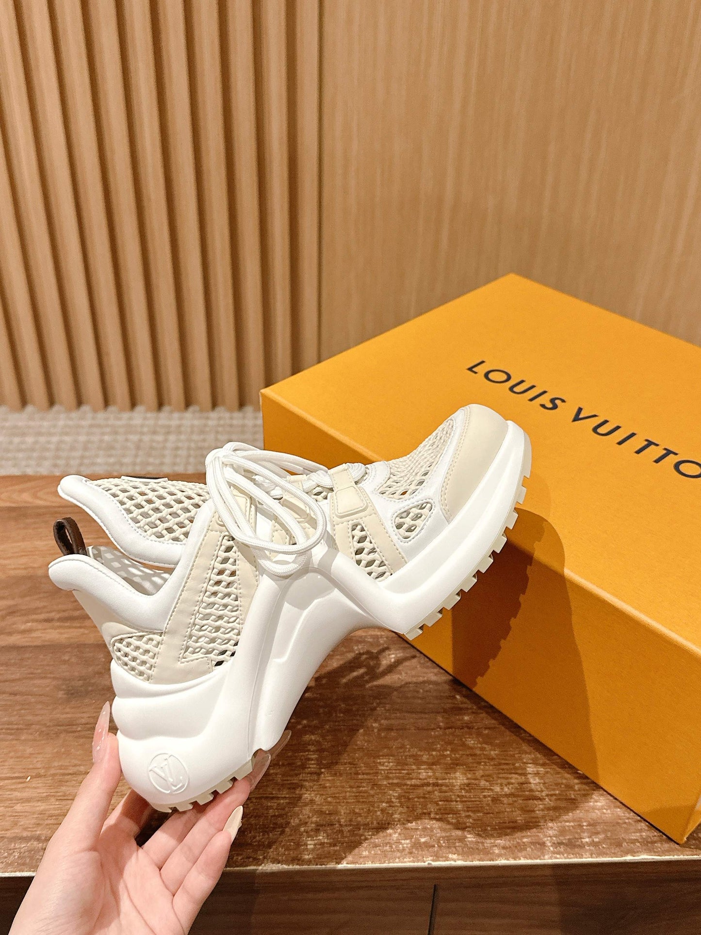 LV Archlight Series 05