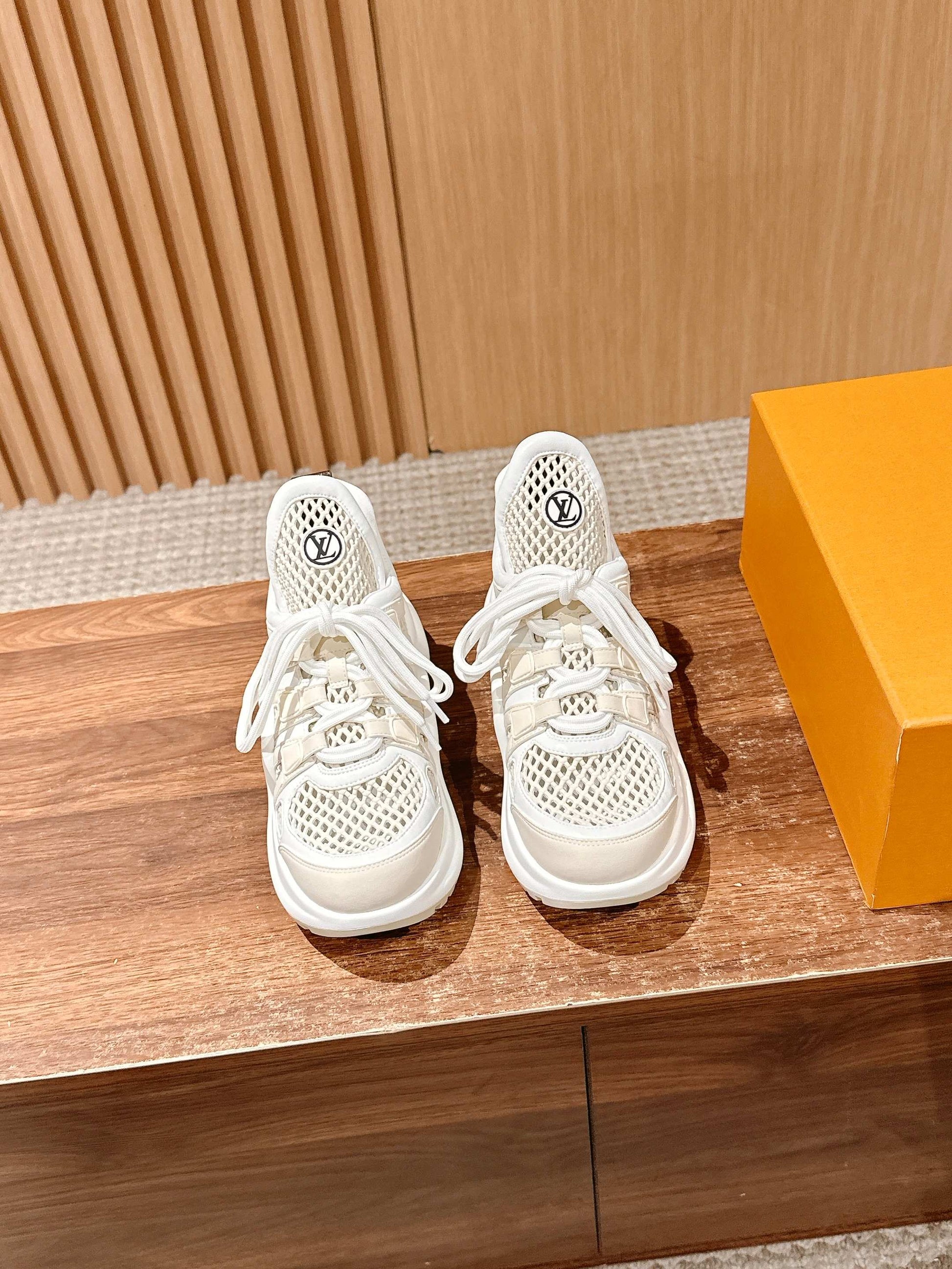 LV Archlight Series 05