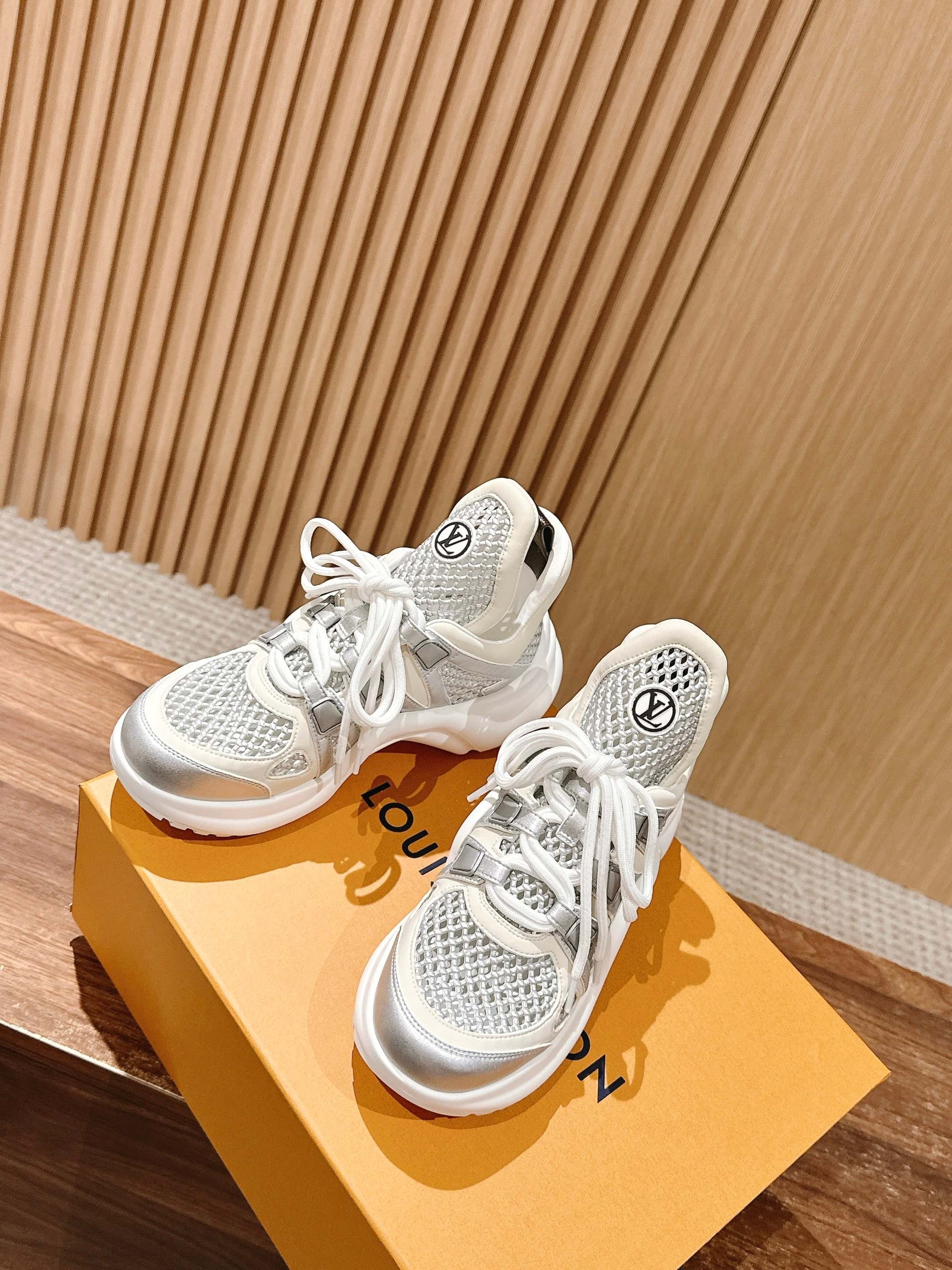 LV Archlight Series 04