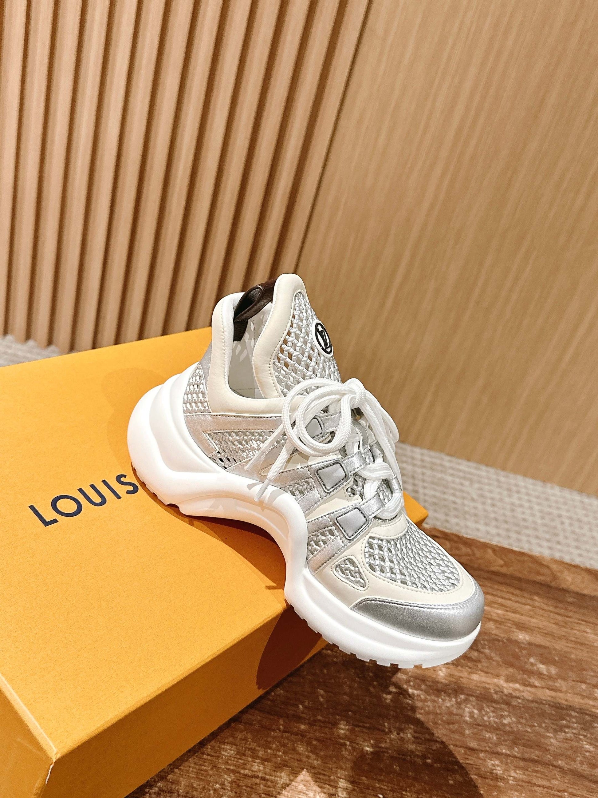 LV Archlight Series 04