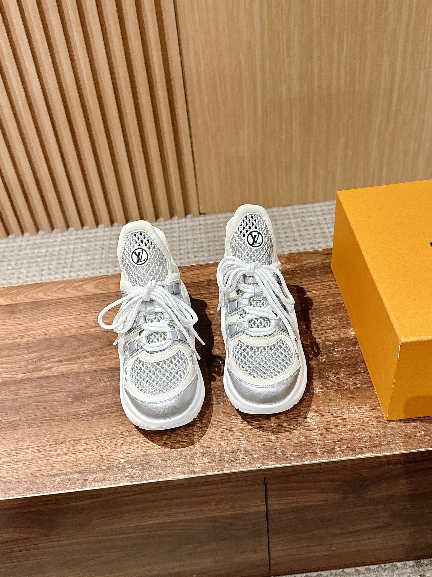 LV Archlight Series 04