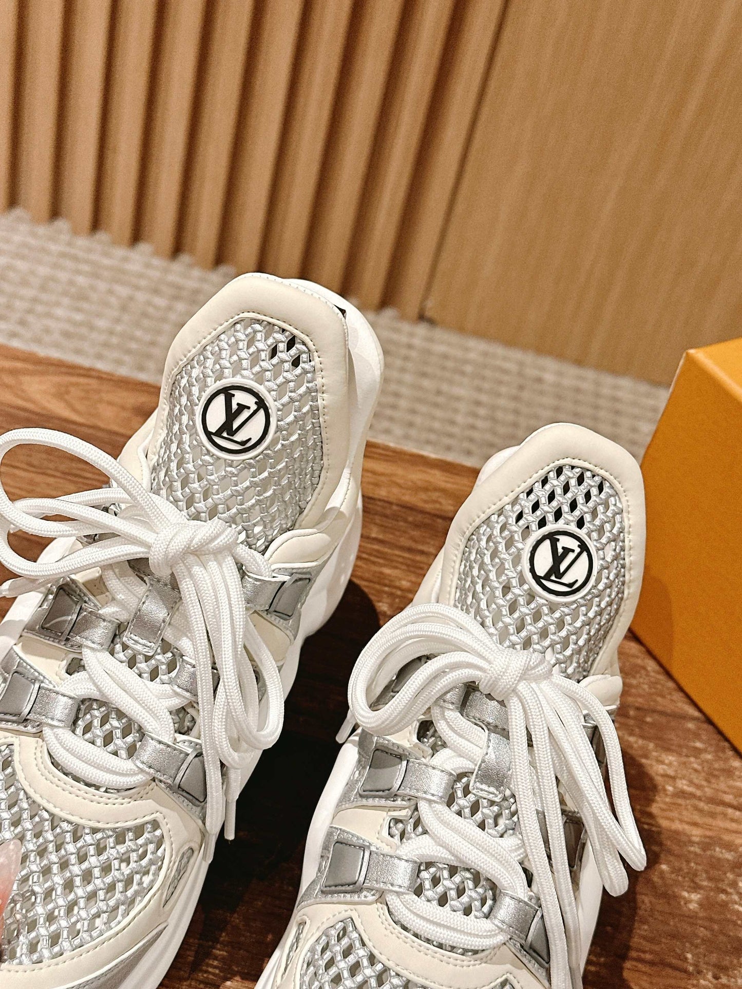 LV Archlight Series 04