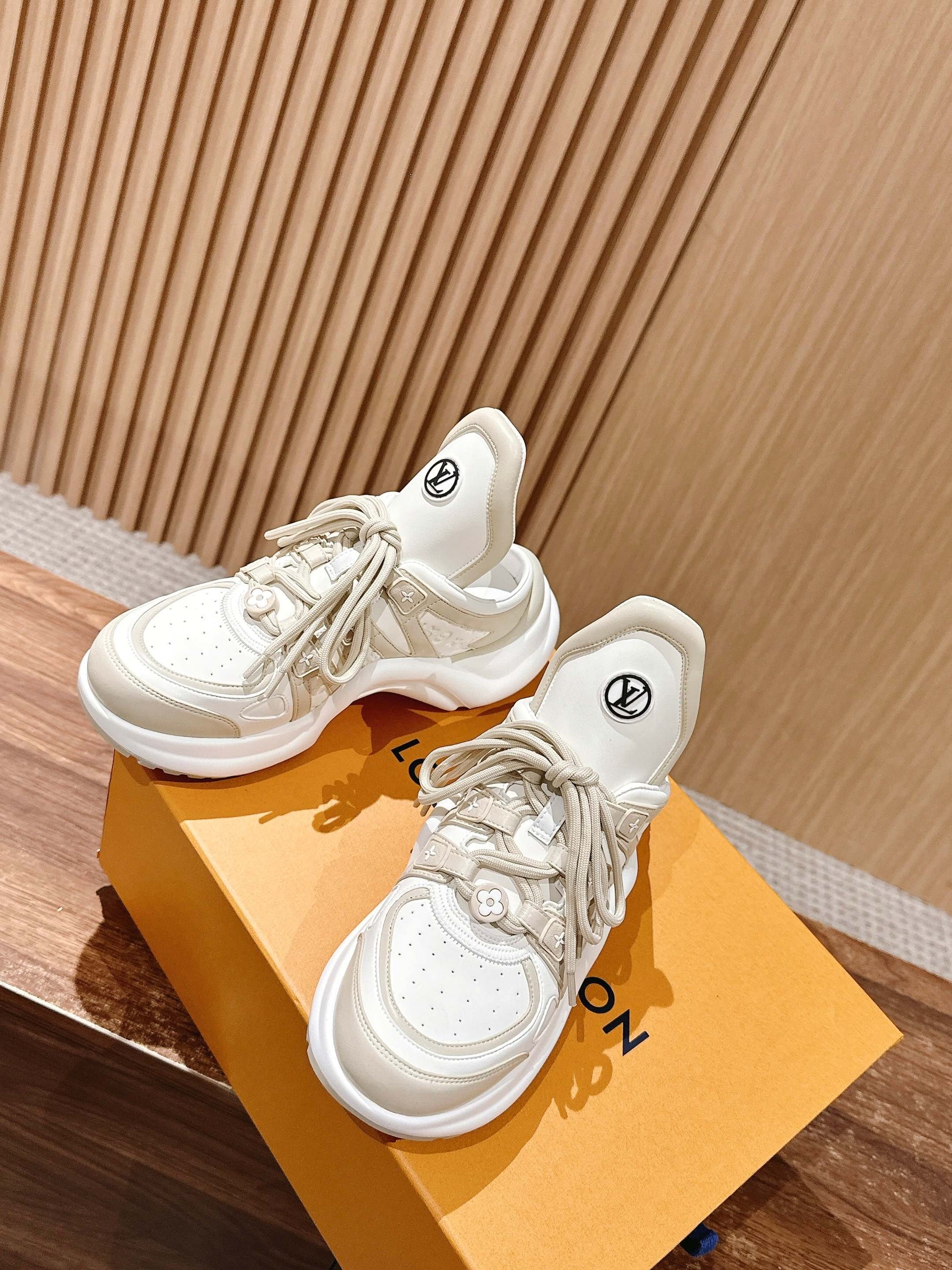 LV Archlight Series 03