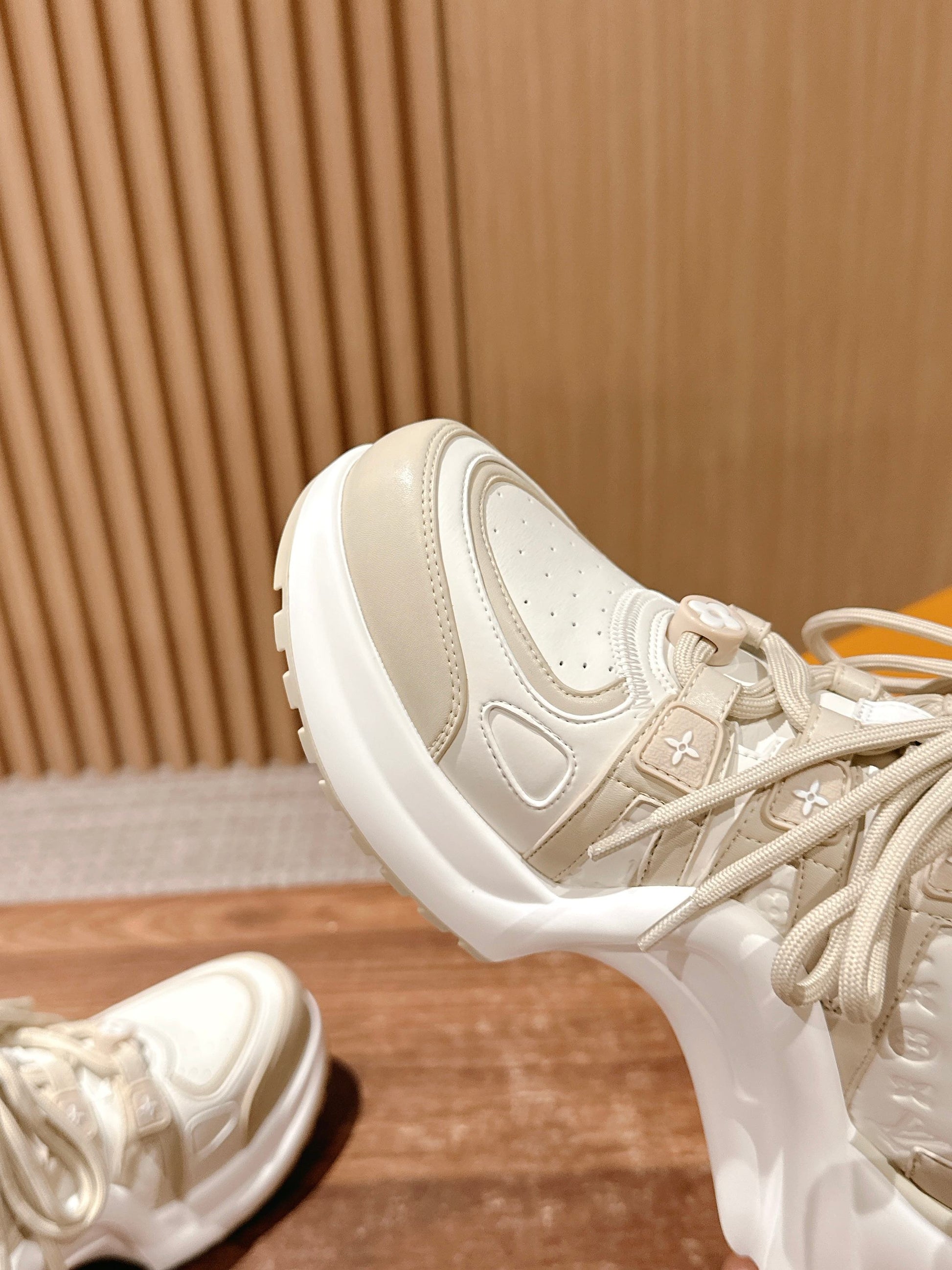 LV Archlight Series 03