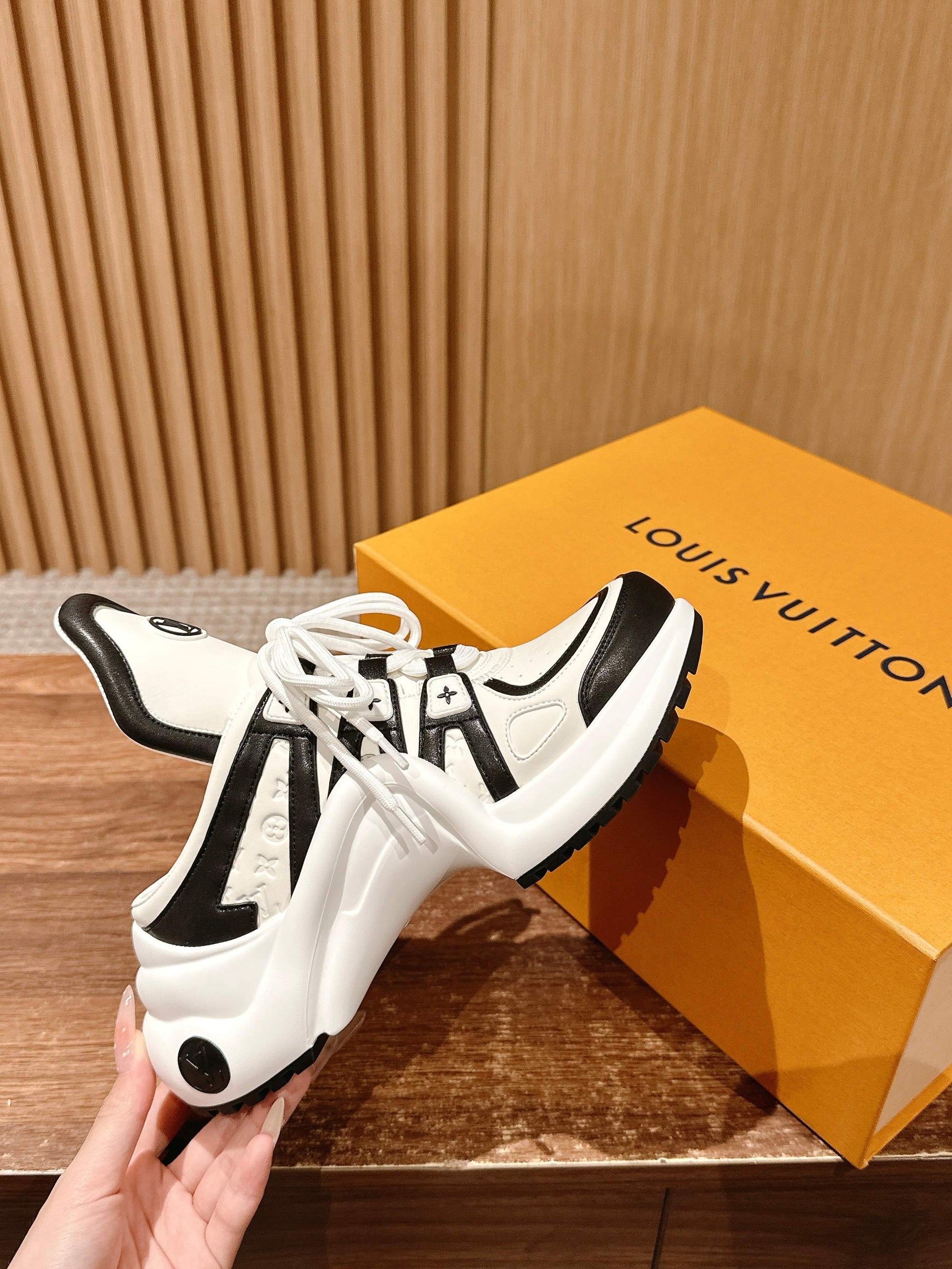 LV Archlight Series 02