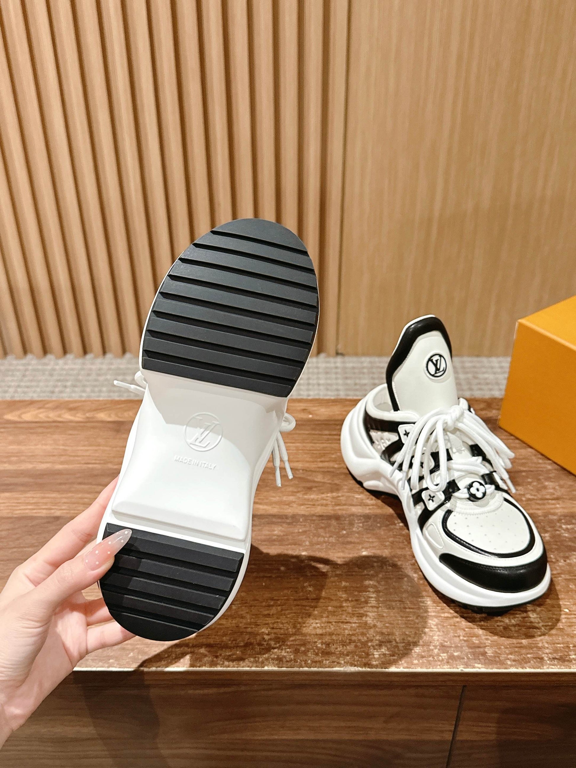 LV Archlight Series 02