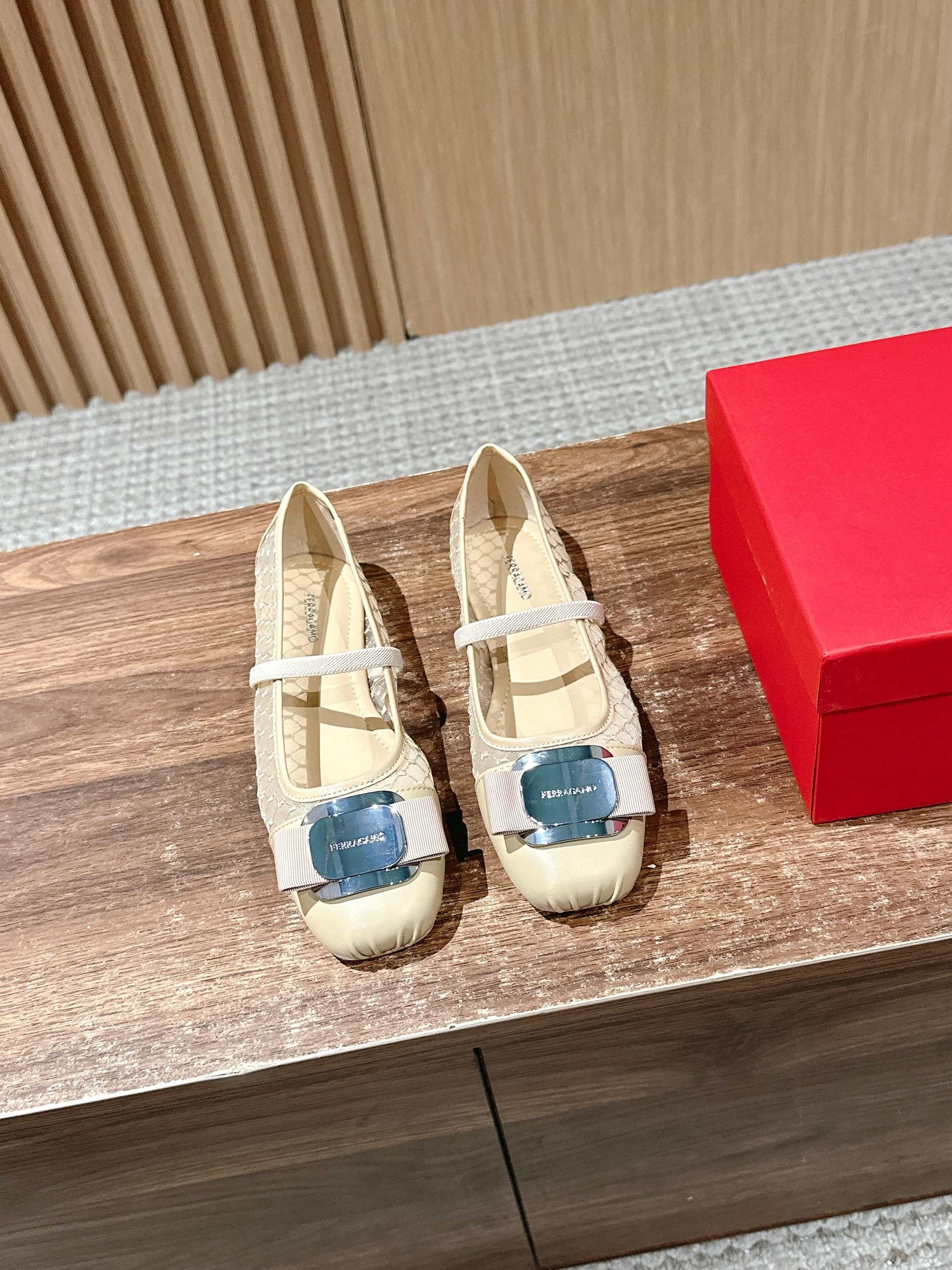 Ferragamo FAM Ballet Lace Flats, Beige