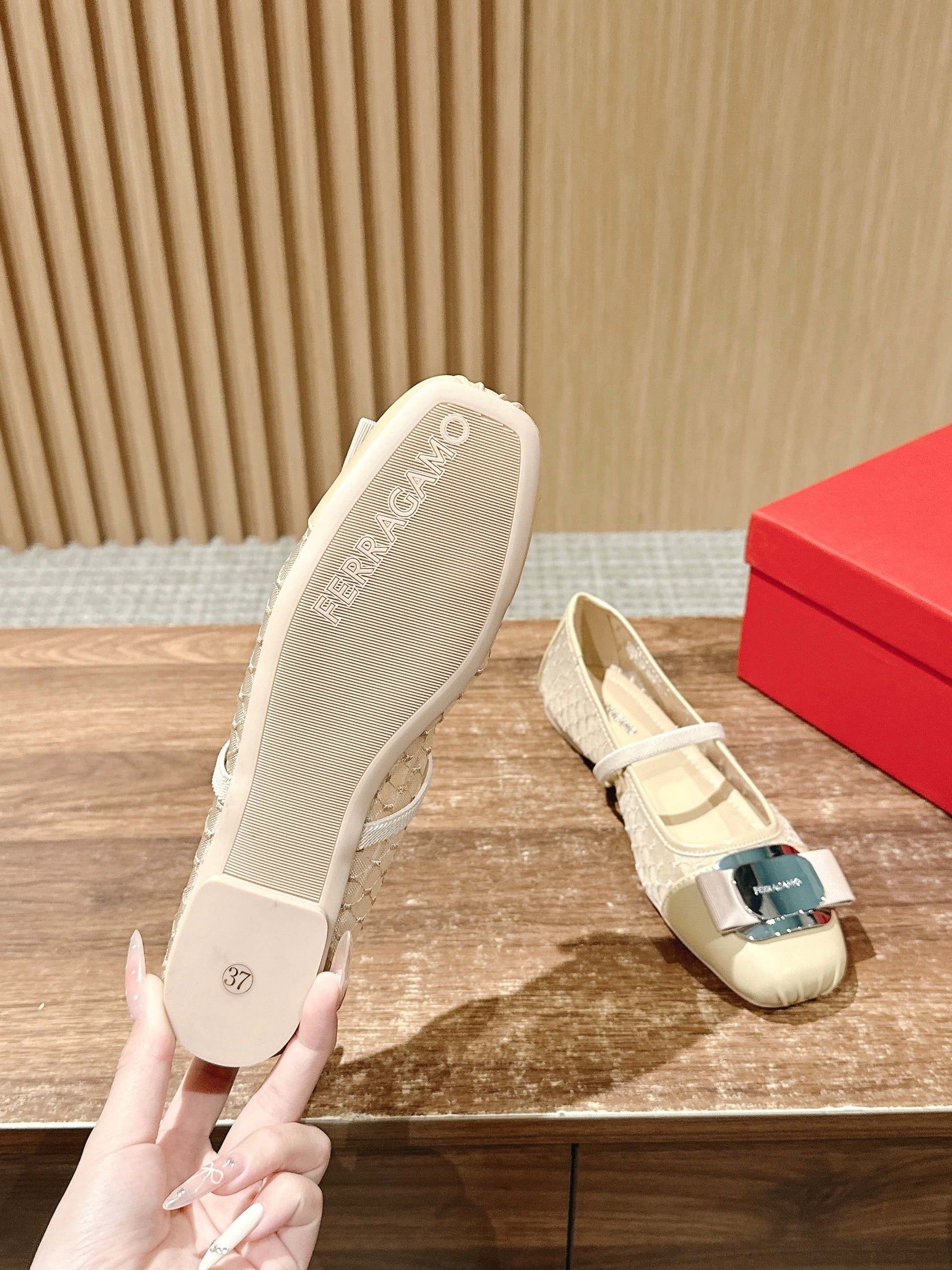 Ferragamo FAM Ballet Lace Flats, Beige