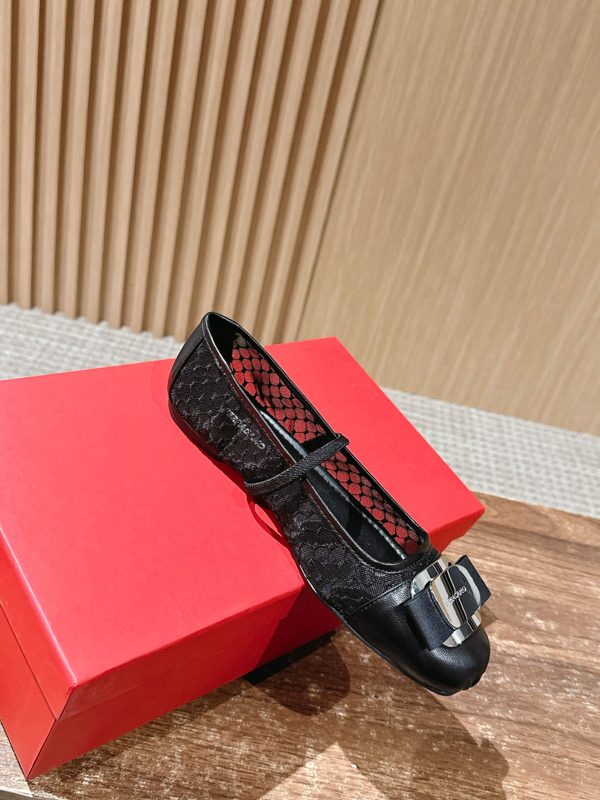 Ferragamo FAM Ballet Lace Flats, Black